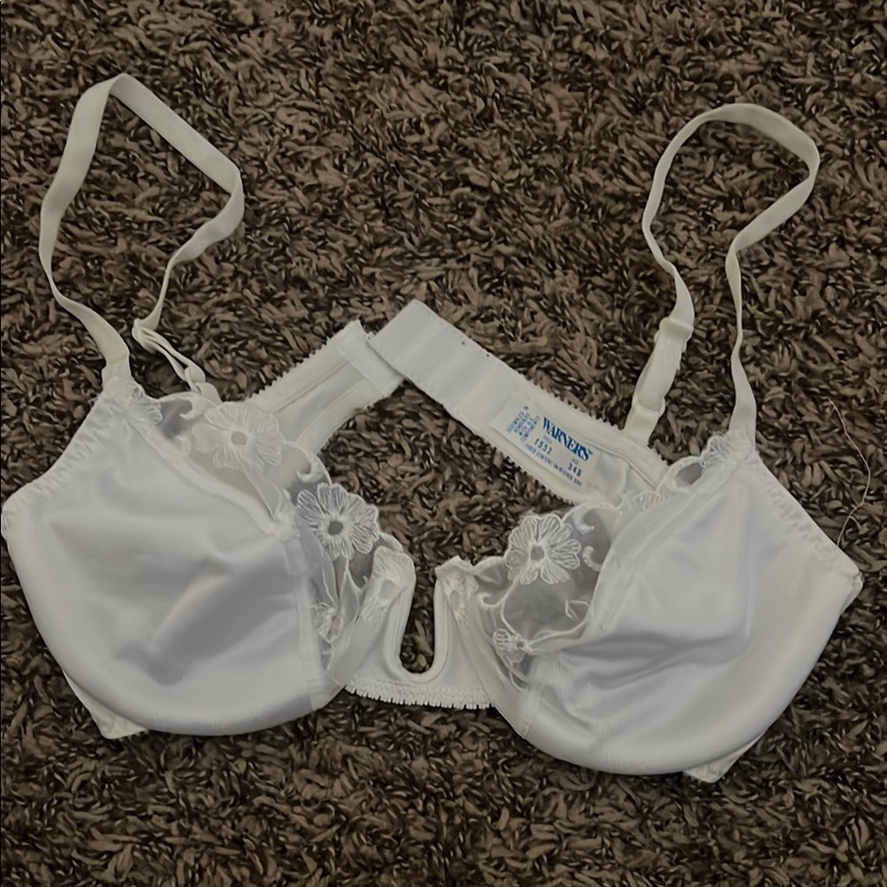Warner's Elegant White Floral Bra